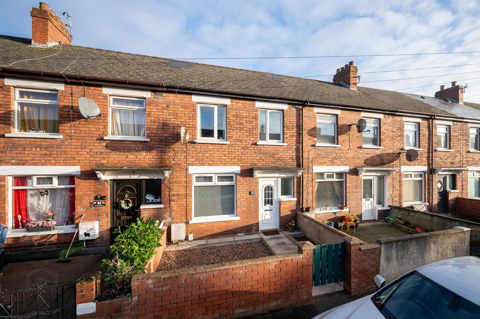41 Sandbrook Park 1 of 19