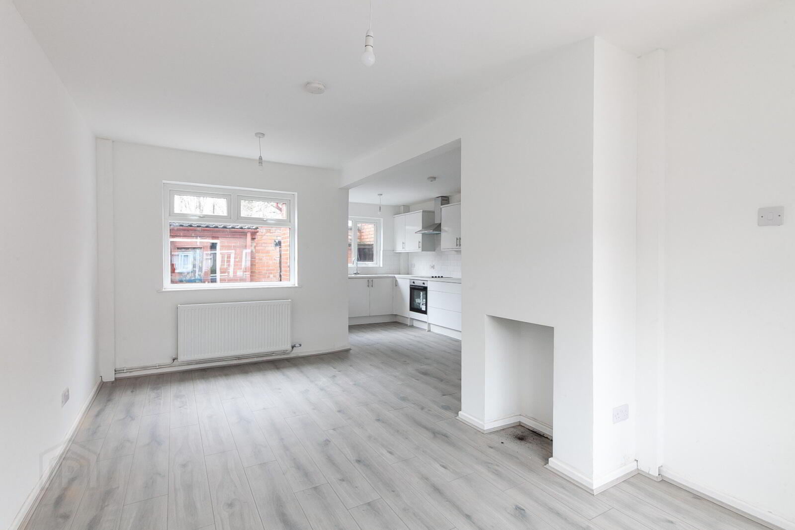 82 Gainsborough Drive 4 of 15