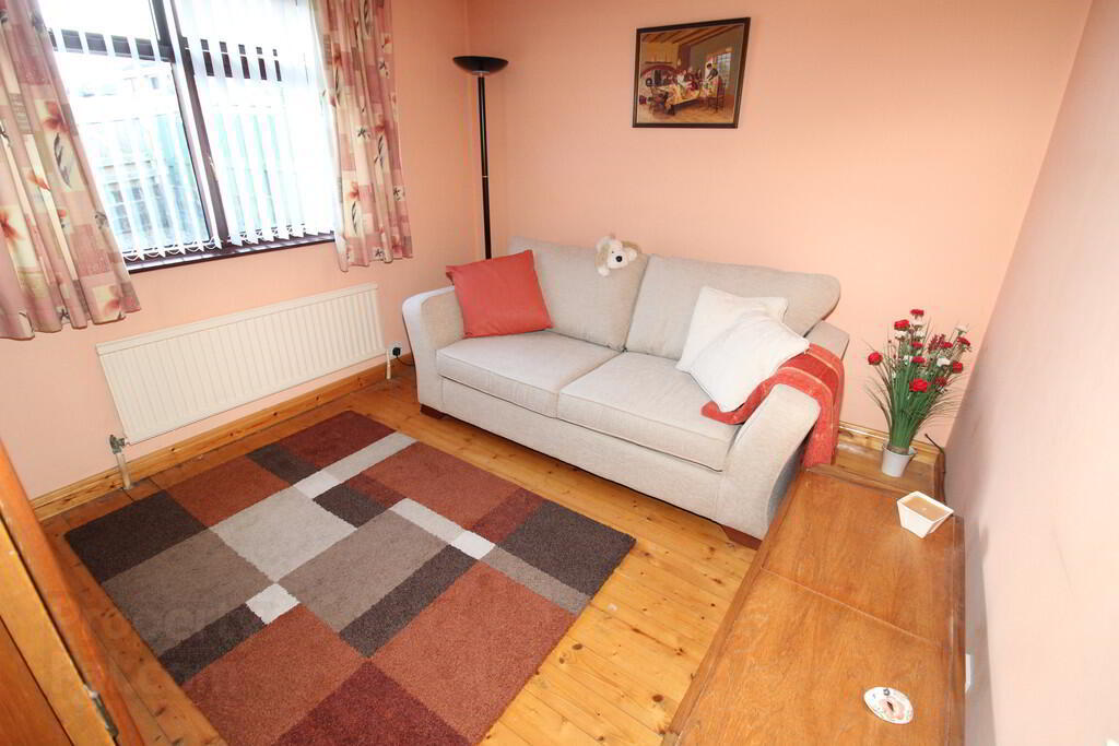 3 Waverley Road 4 of 17