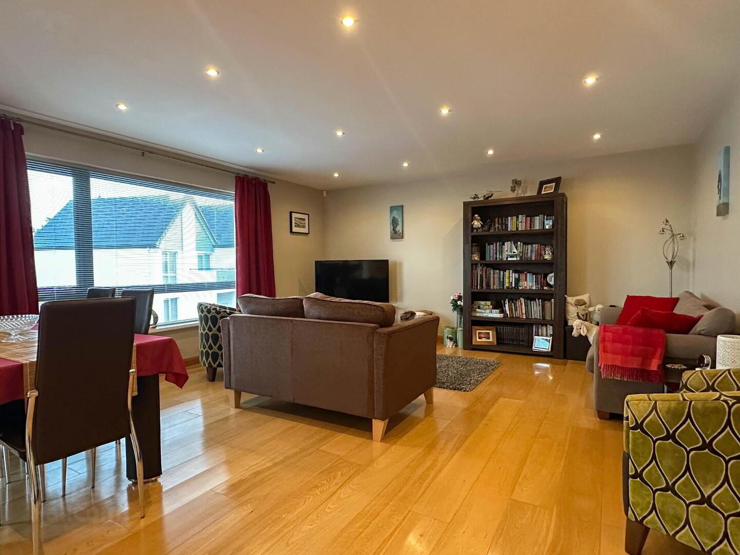 Apt 16 The Whins 7 of 36