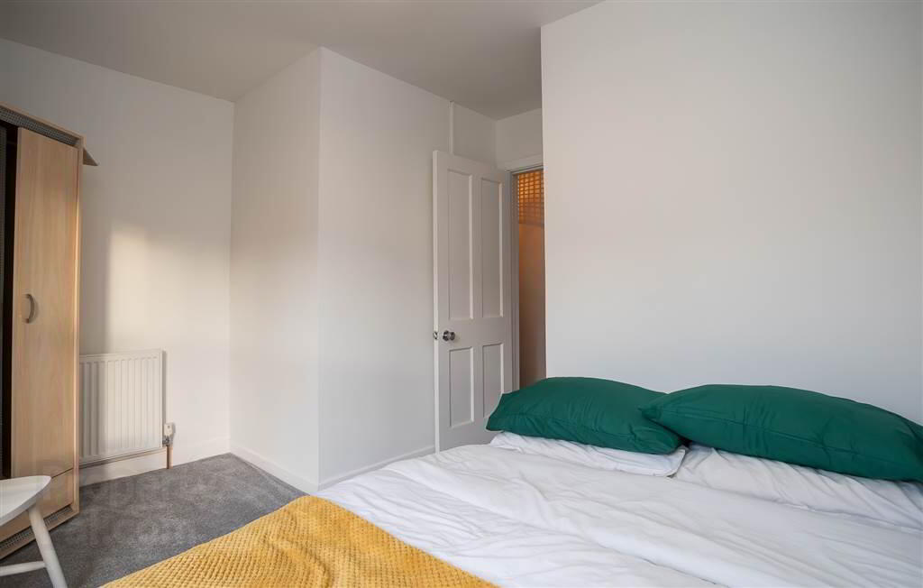 18 Benburb Street 7 of 14