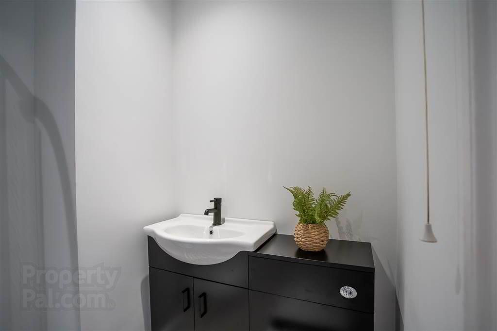 18 Benburb Street 12 of 14