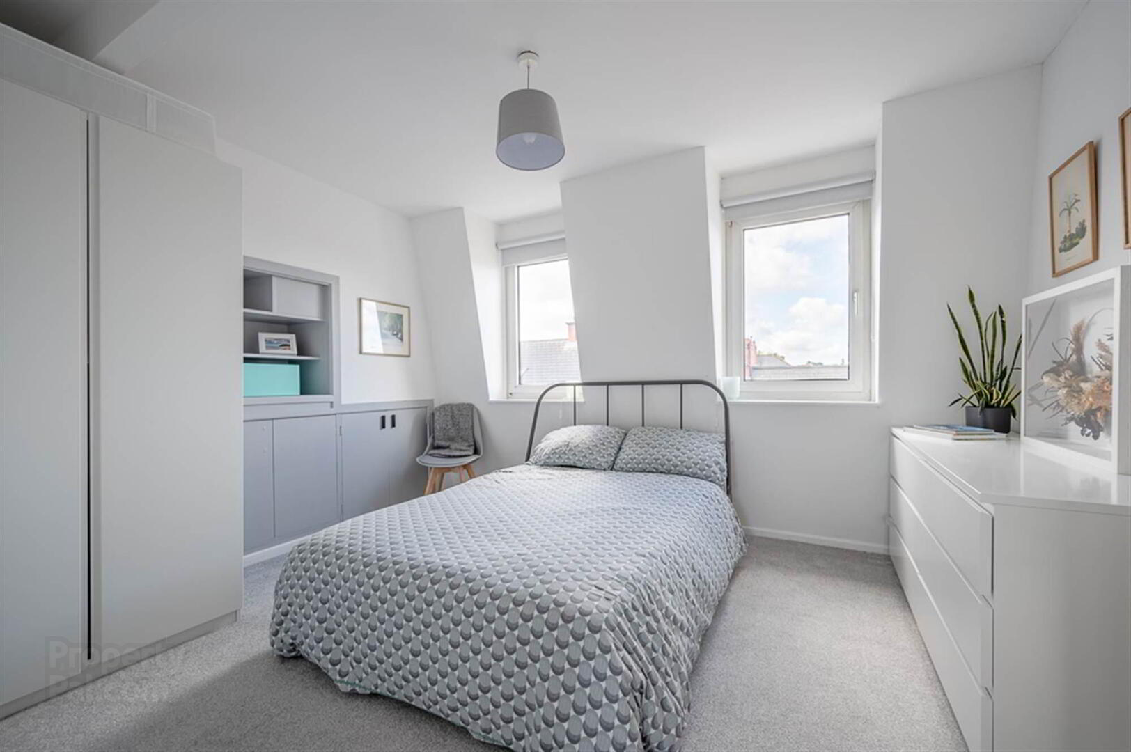 100 Downshire Road 18 of 23