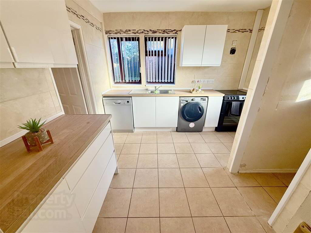 44 Knock Eden Crescent 4 of 12