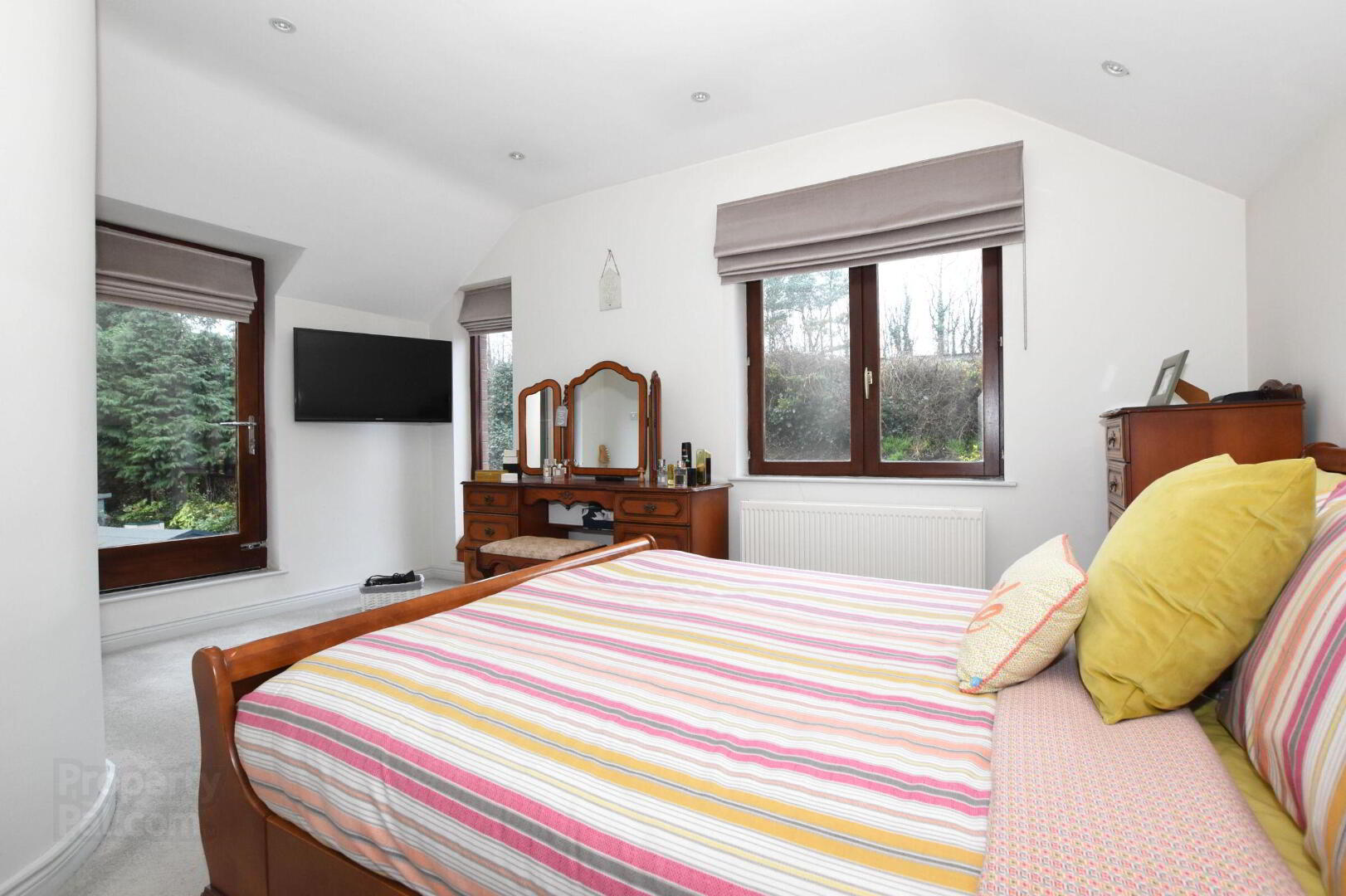 4 Harwich Mews 12 of 19