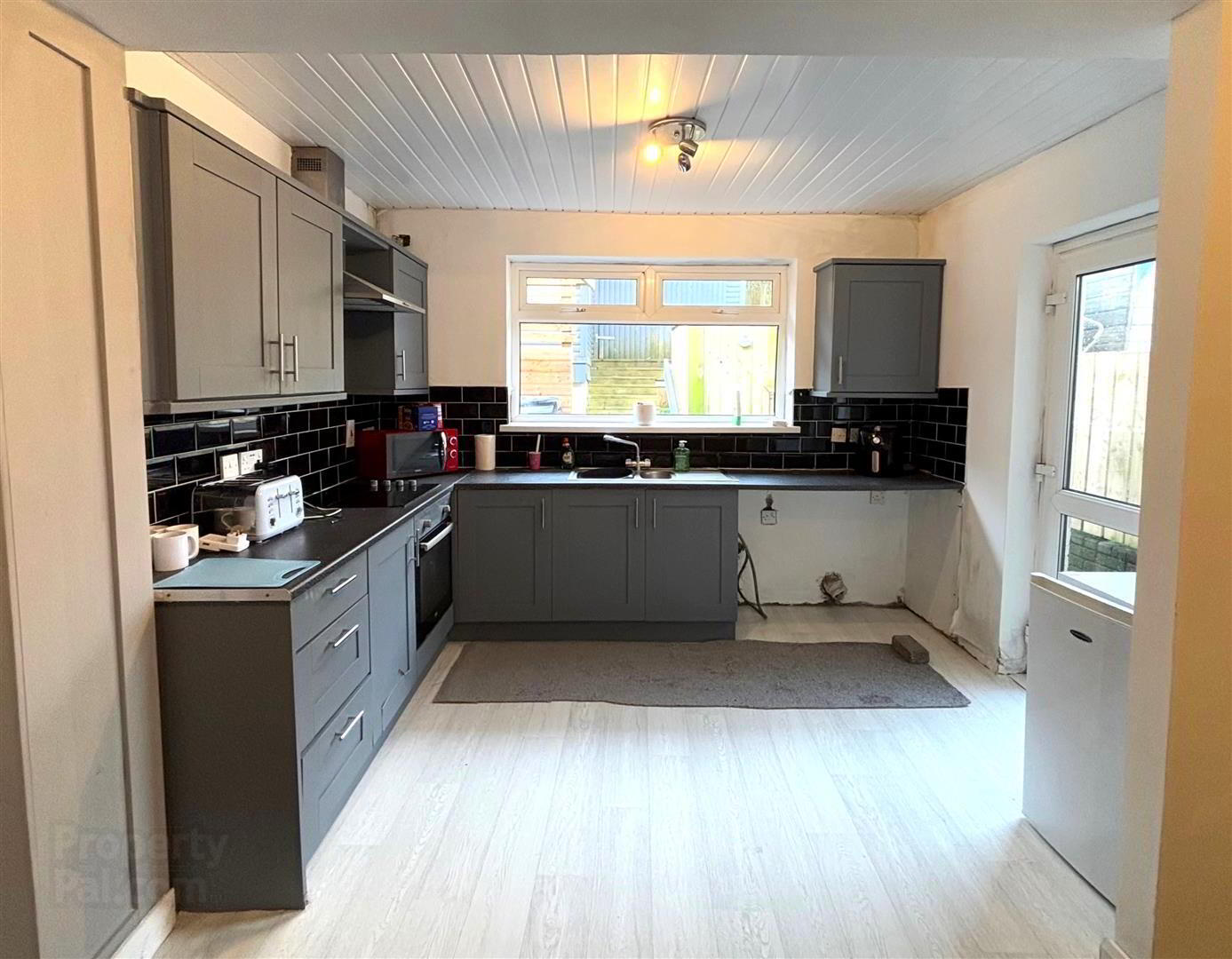 30 Silverstream Road 7 of 16
