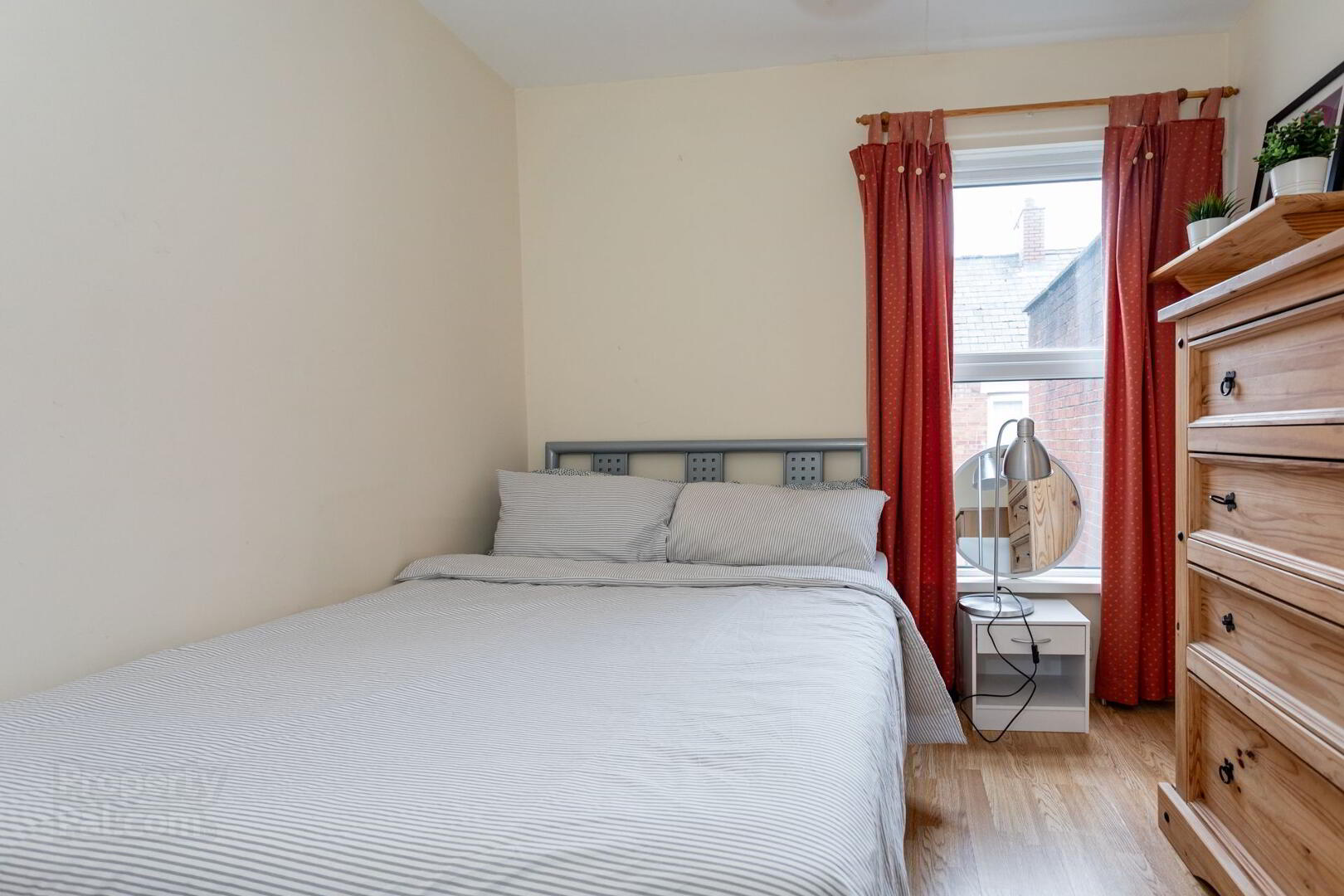 114 Walmer Street 28 of 33