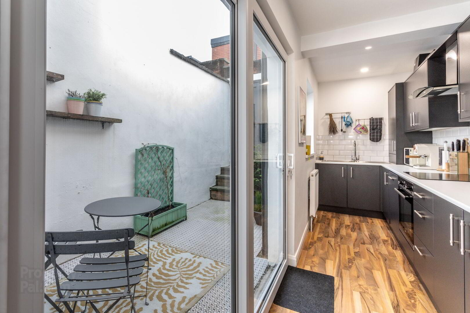 38 Fernwood Street 18 of 37