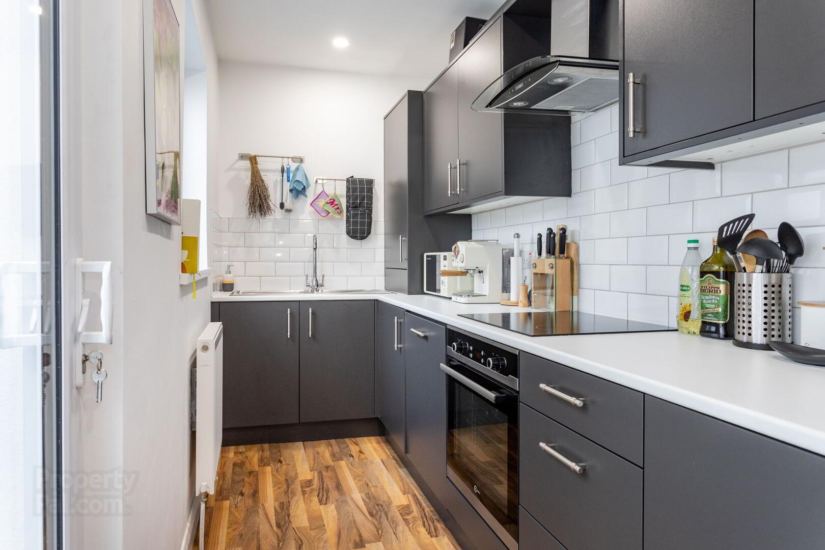 38 Fernwood Street 14 of 37