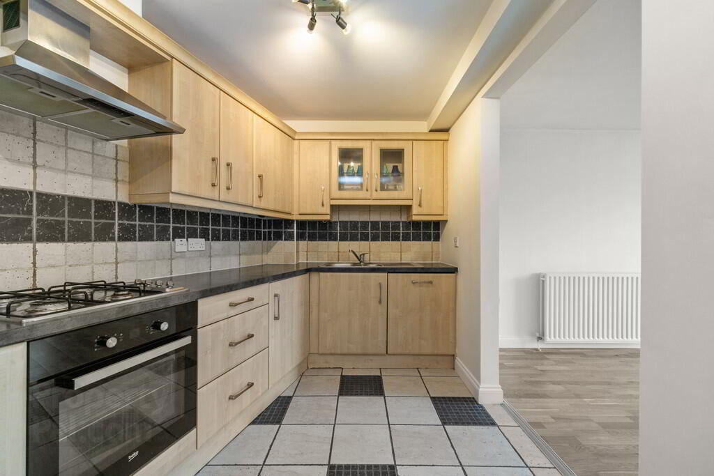 Apt 6, 152 Malone Avenue 6 of 21