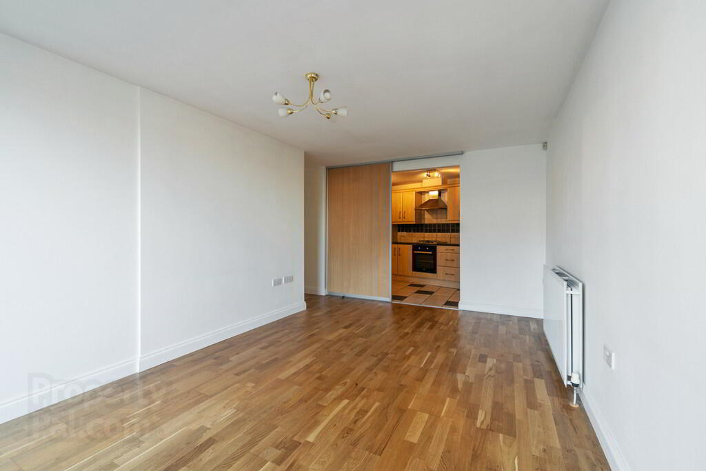 Apt 6, 152 Malone Avenue 4 of 21
