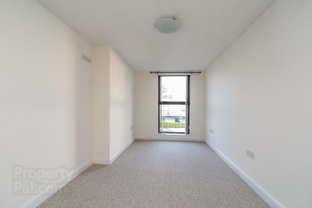 Apt 6, 152 Malone Avenue 9 of 21