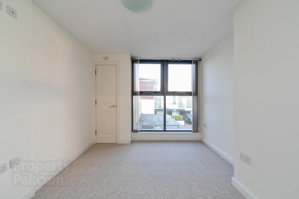 Apt 6, 152 Malone Avenue 13 of 21