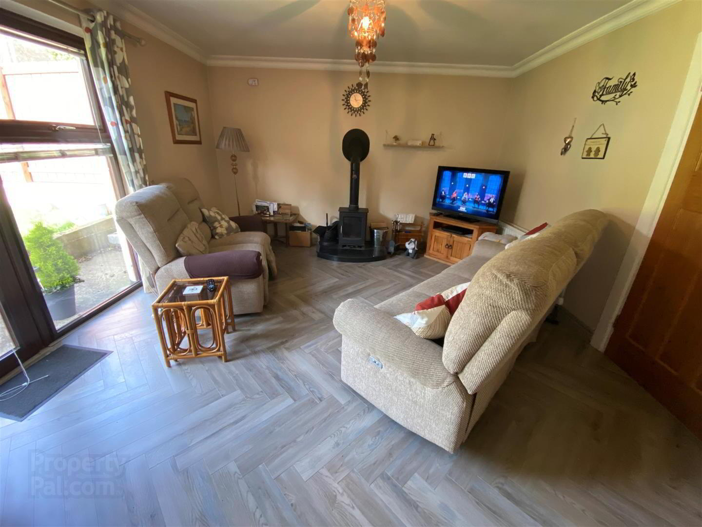 1 Coronation Avenue 6 of 14