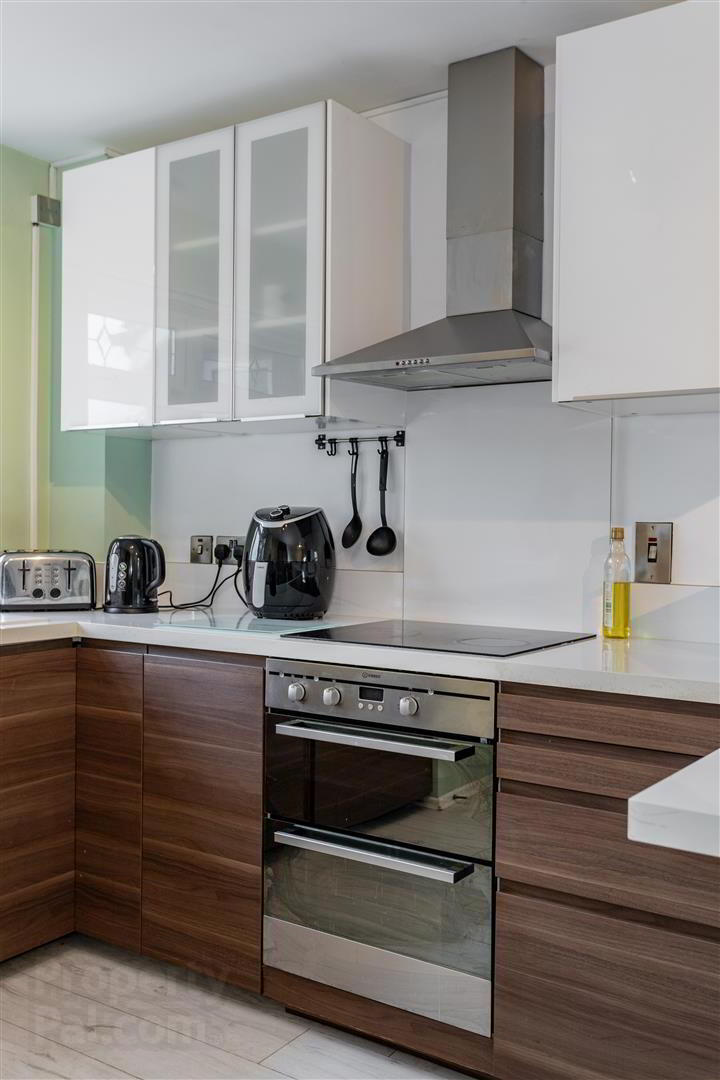 4 Tobar Court 11 of 36