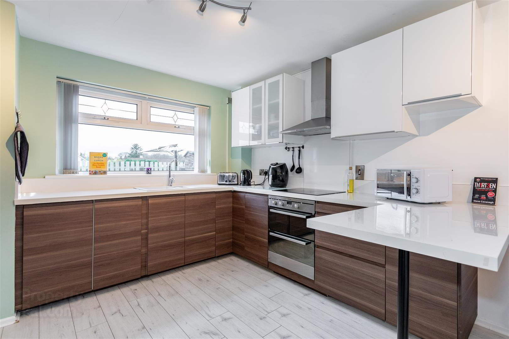 4 Tobar Court 10 of 36