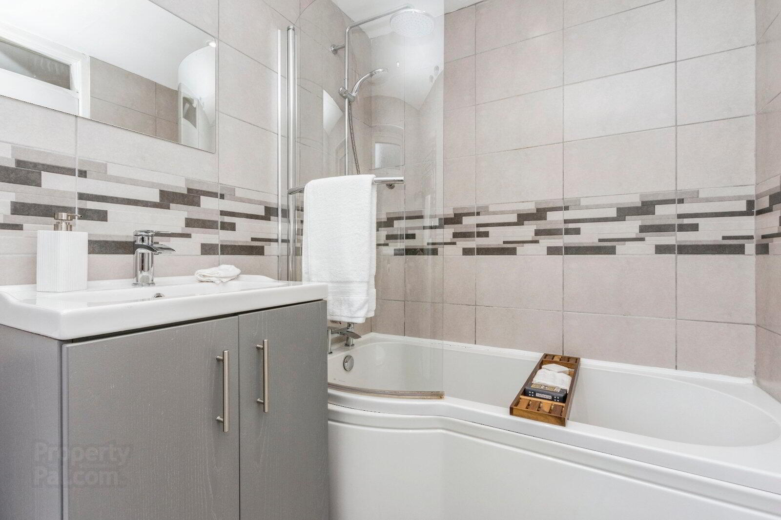 84 Ravenhill Avenue 22 of 23