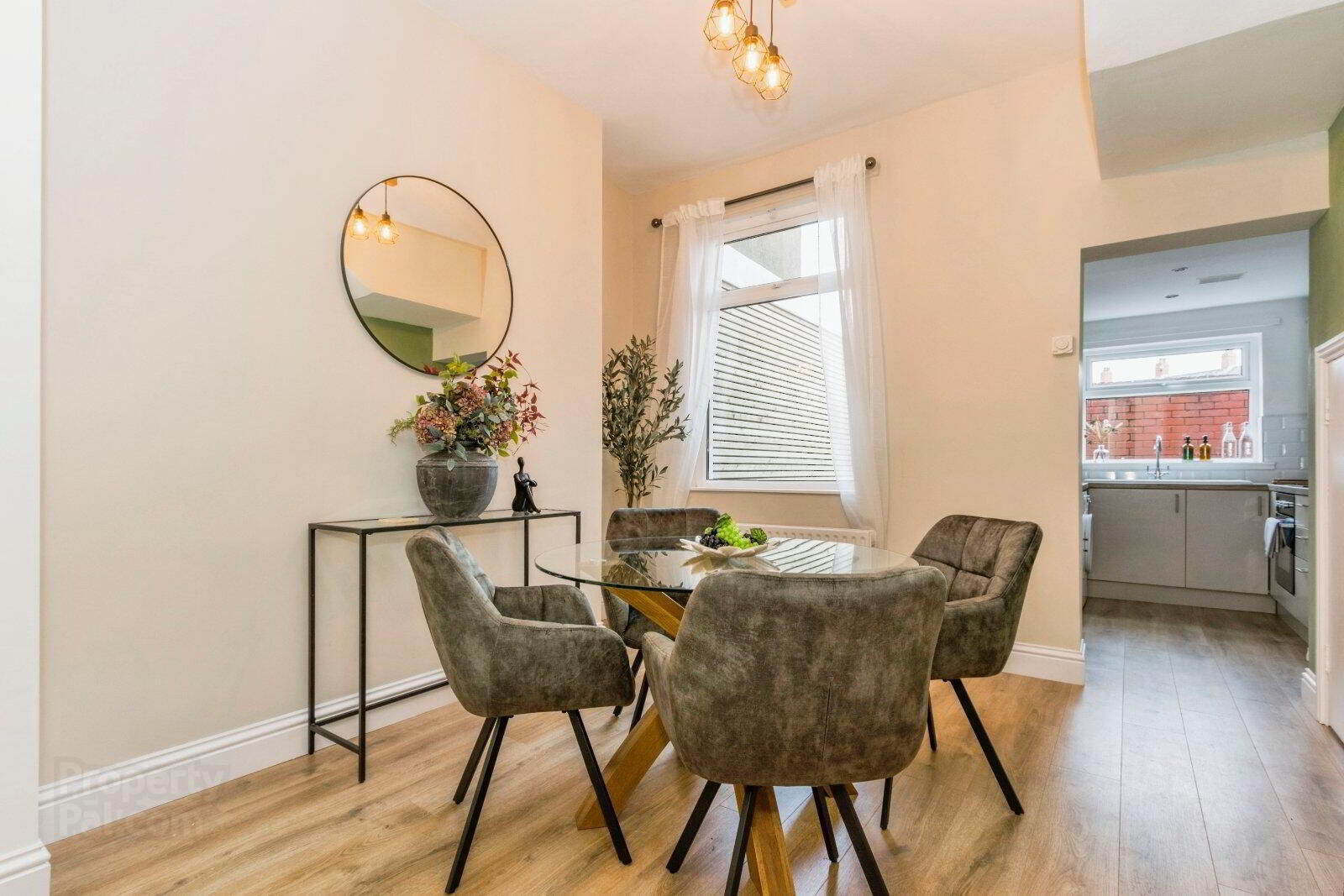 84 Ravenhill Avenue 9 of 23