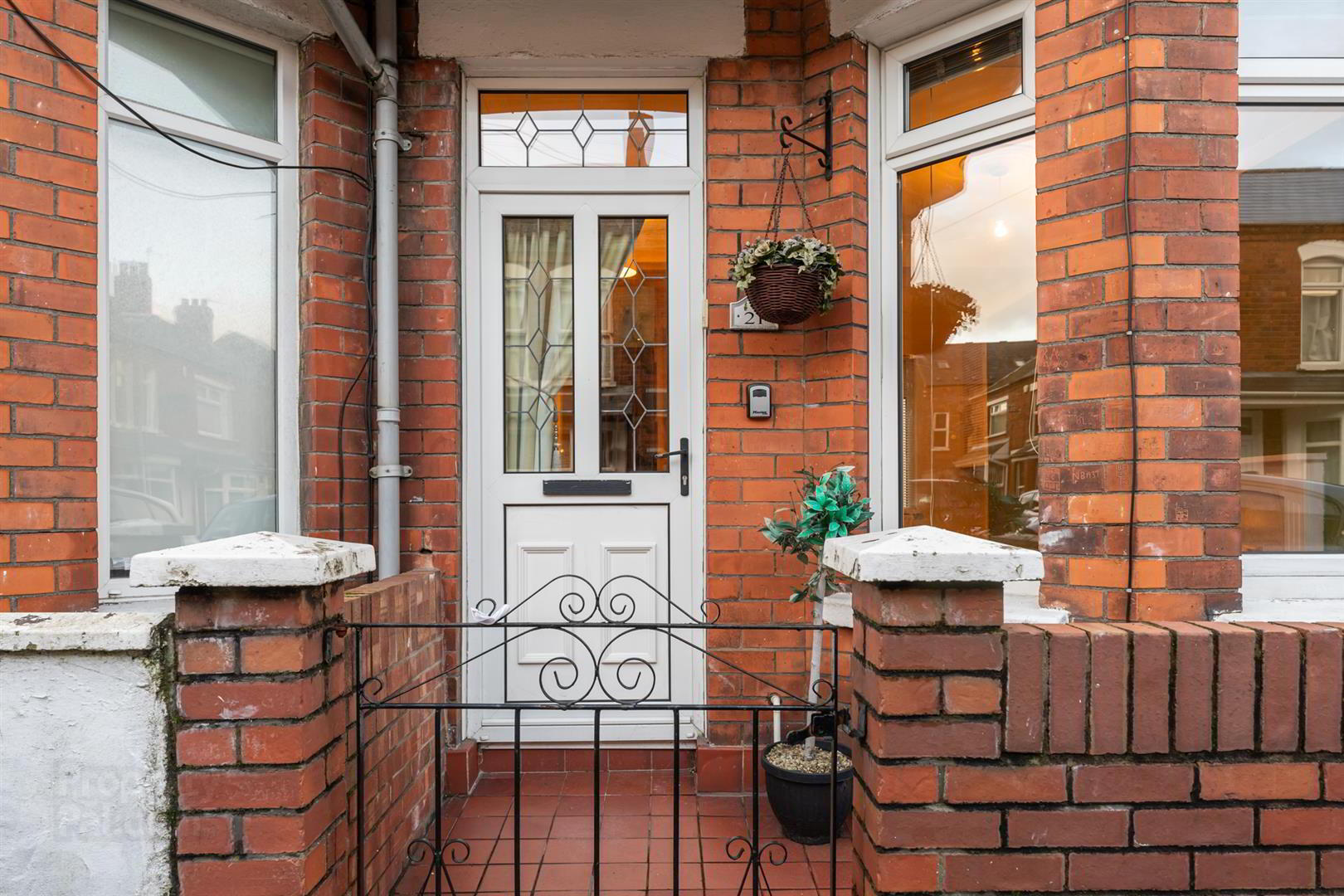 21 Hollycroft Avenue 15 of 17
