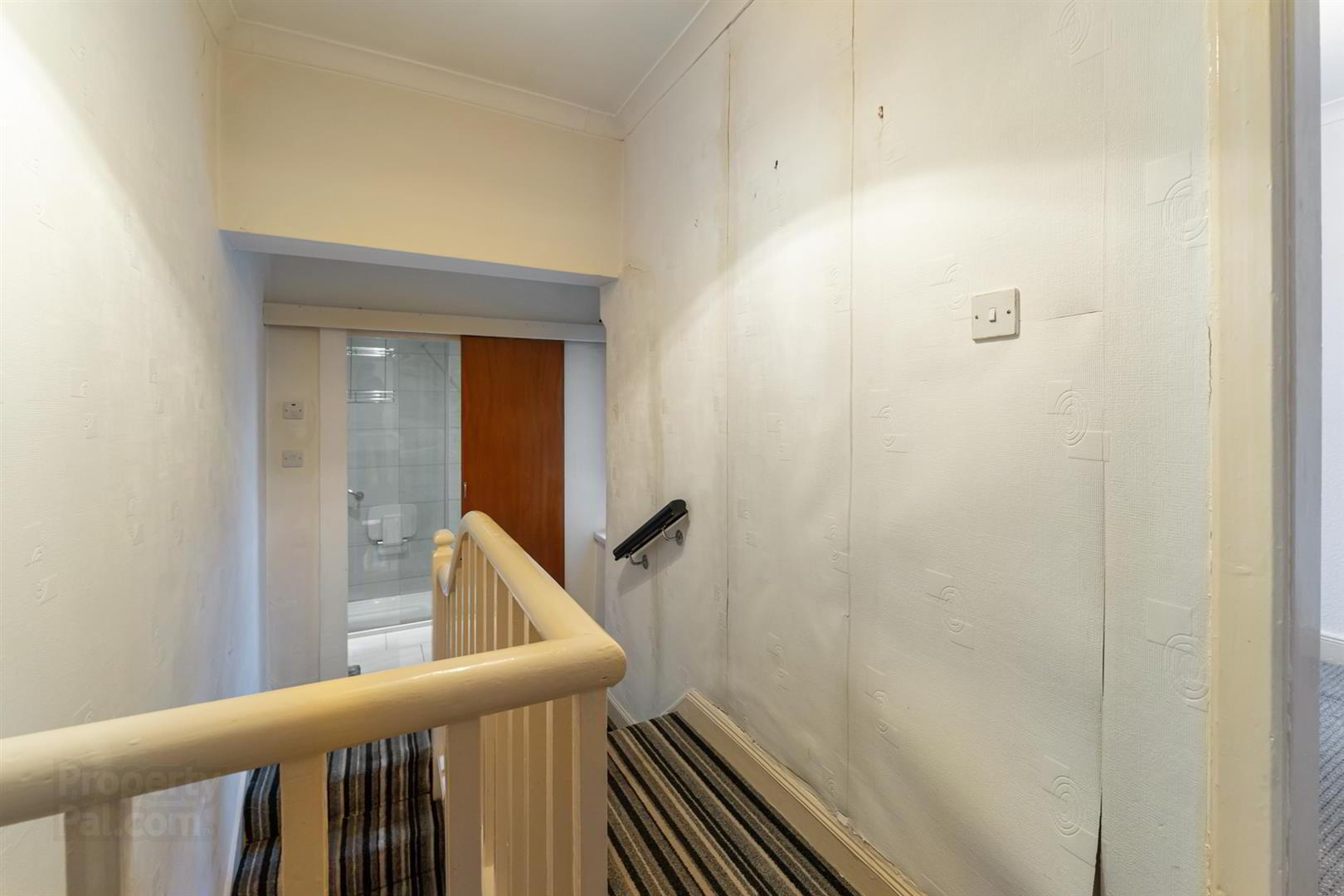 21 Hollycroft Avenue 17 of 17