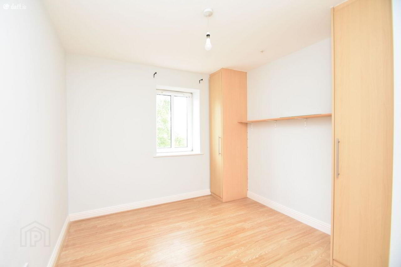 Apartment 9 Nethercross Court 5 of 12