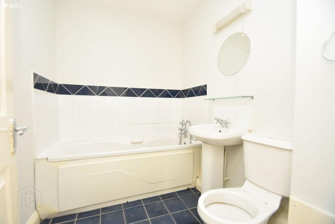 Apartment 9 Nethercross Court 8 of 12