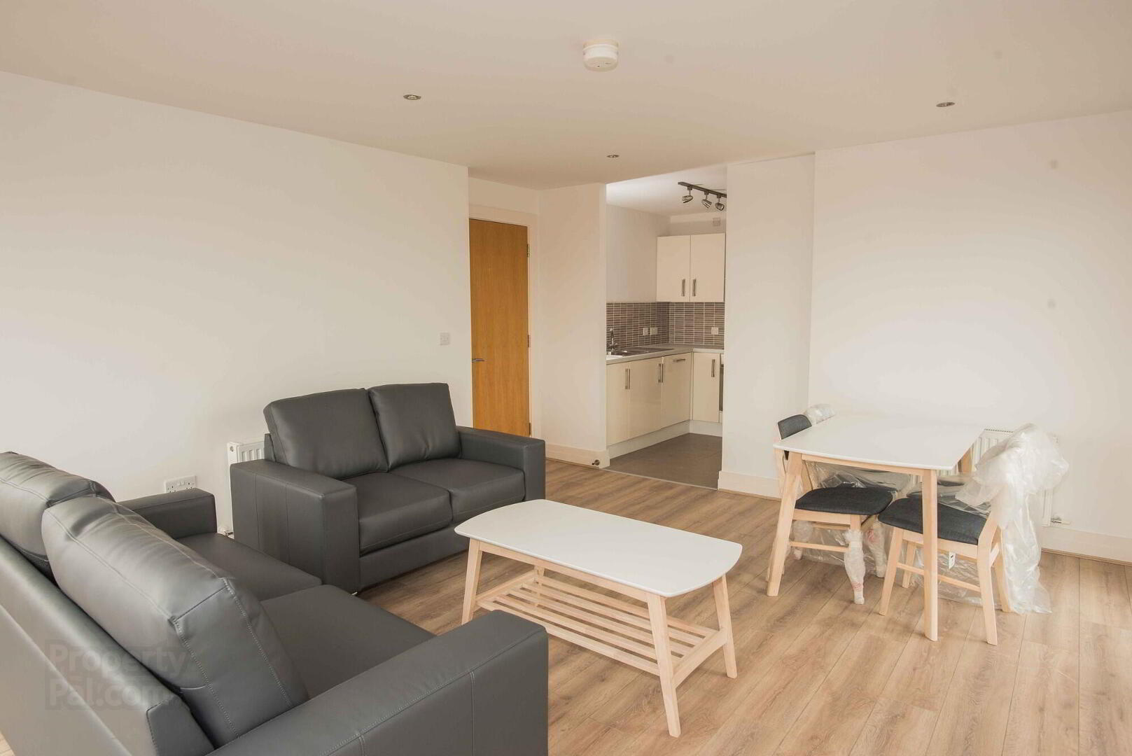Apt 69 The Granary Building, James Clow 4 of 13