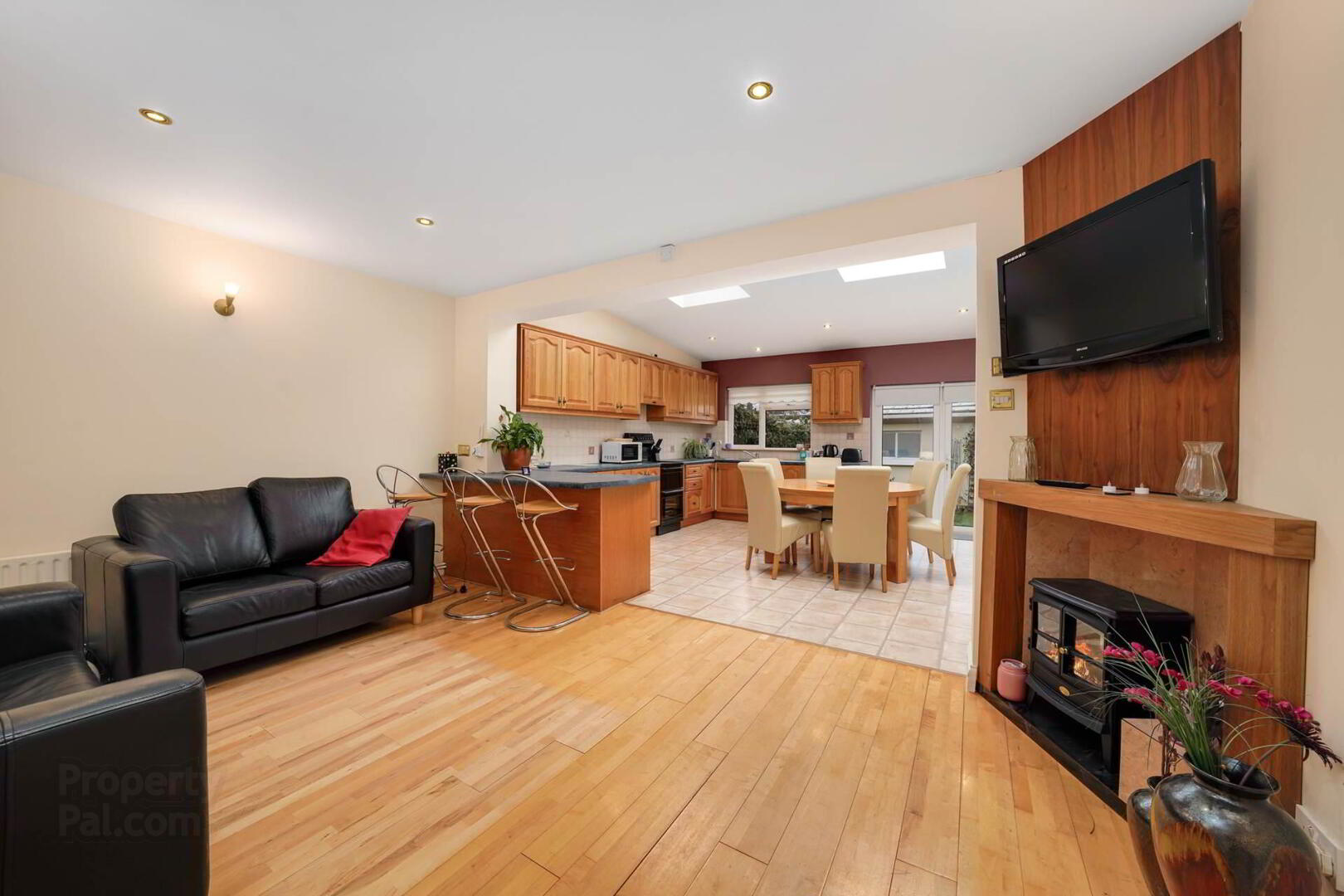 15 Cherbury Park Road 7 of 22