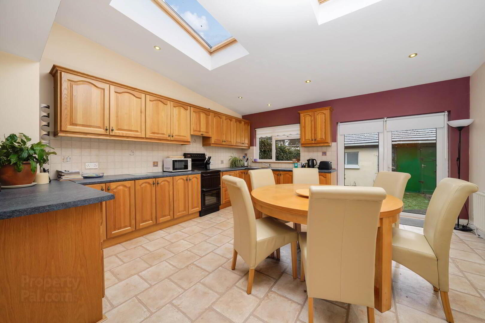 15 Cherbury Park Road 9 of 22