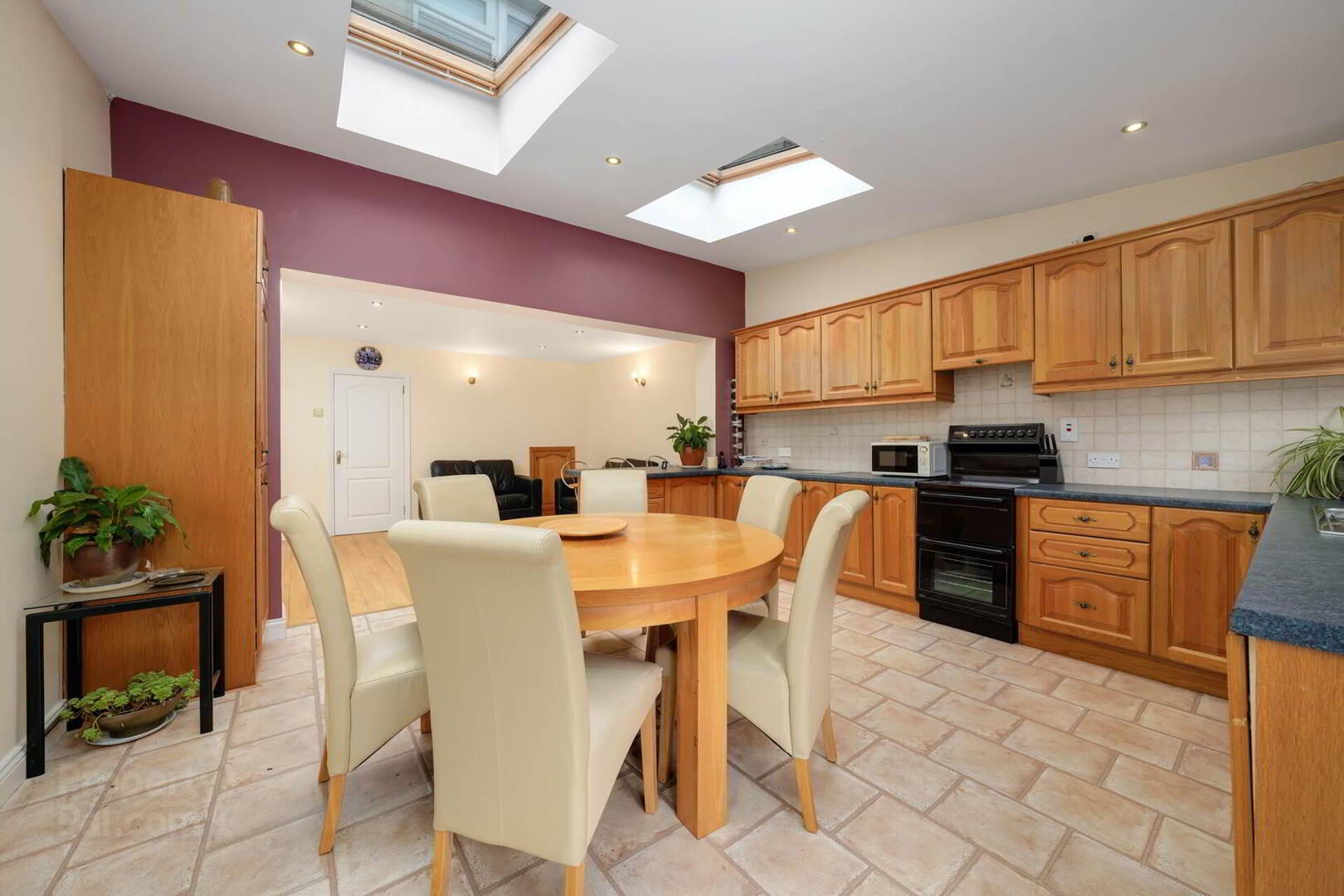 15 Cherbury Park Road 11 of 22