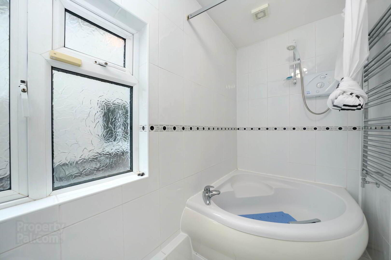 15 Cherbury Park Road 19 of 22