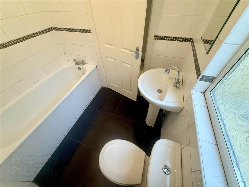 26 Glenvarlock Street 5 of 7