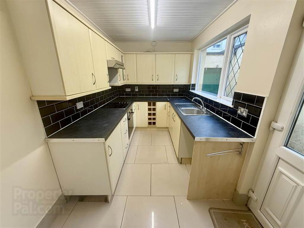 26 Glenvarlock Street 4 of 7