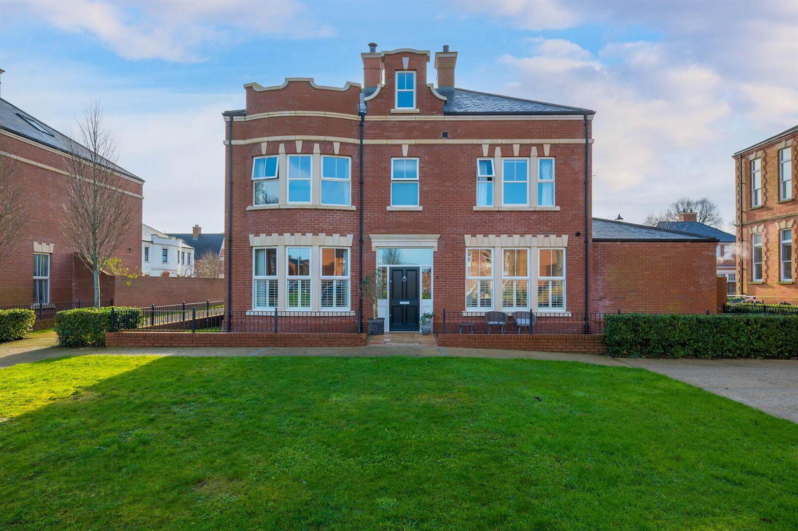 13 Lady Ishbel Avenue 32 of 36