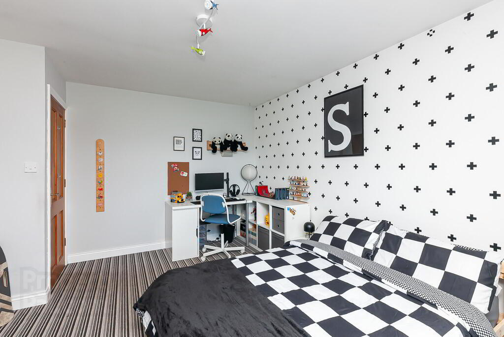 14 Russell Court 30 of 41