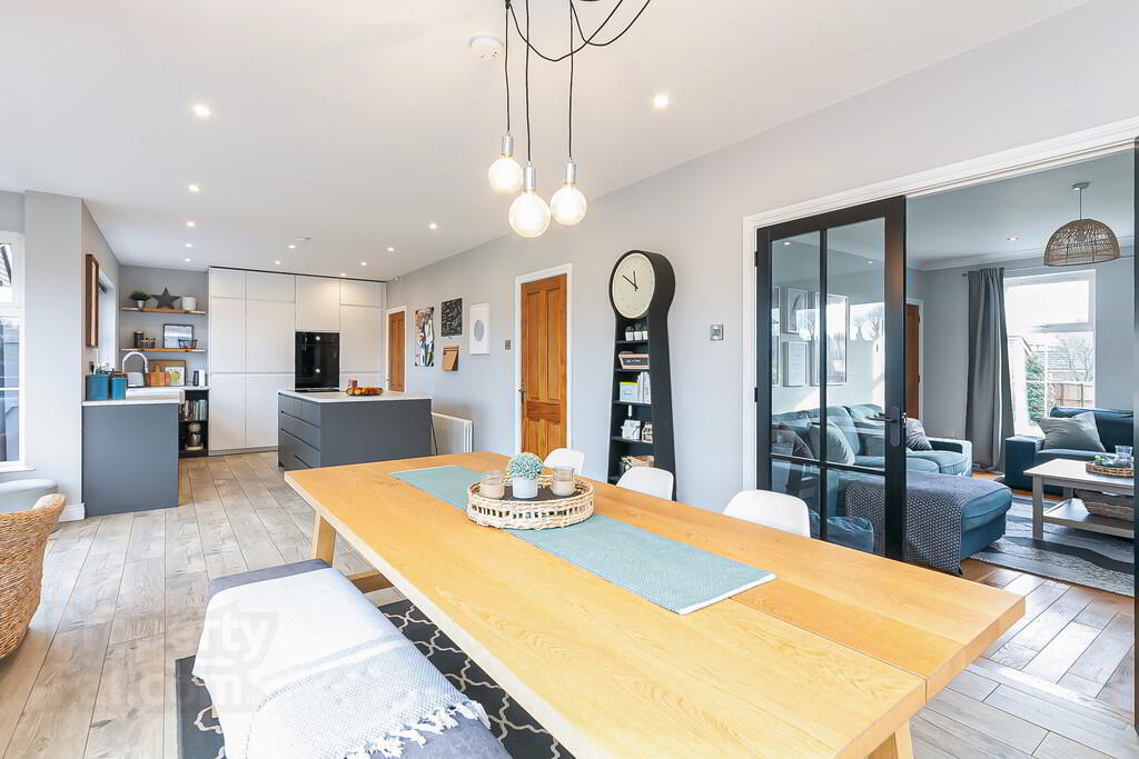 14 Russell Court 13 of 41