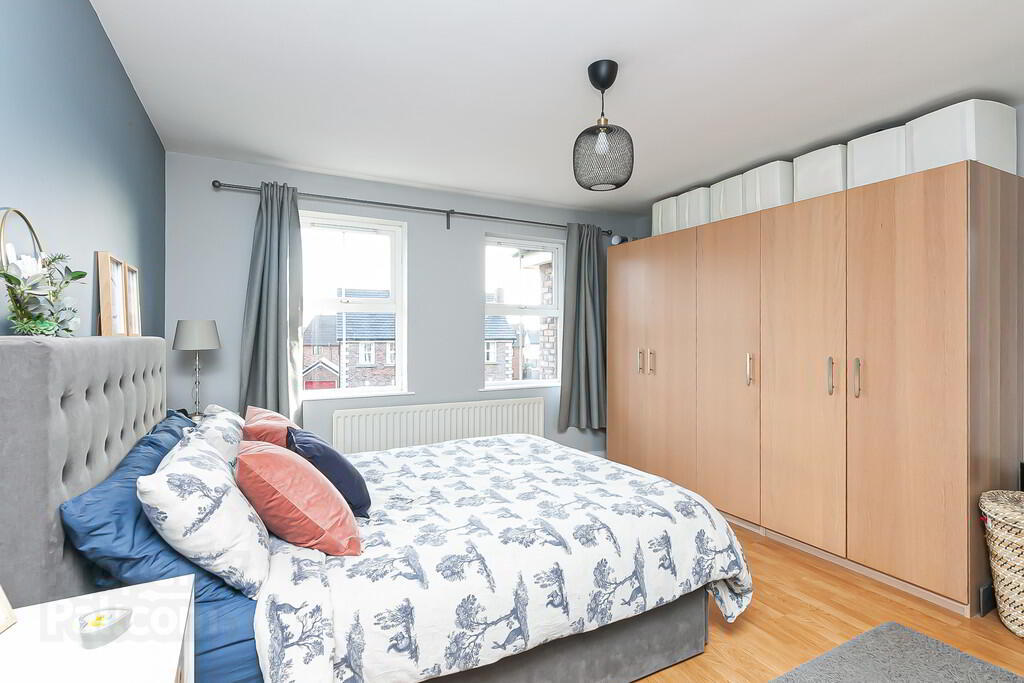 14 Russell Court 23 of 41