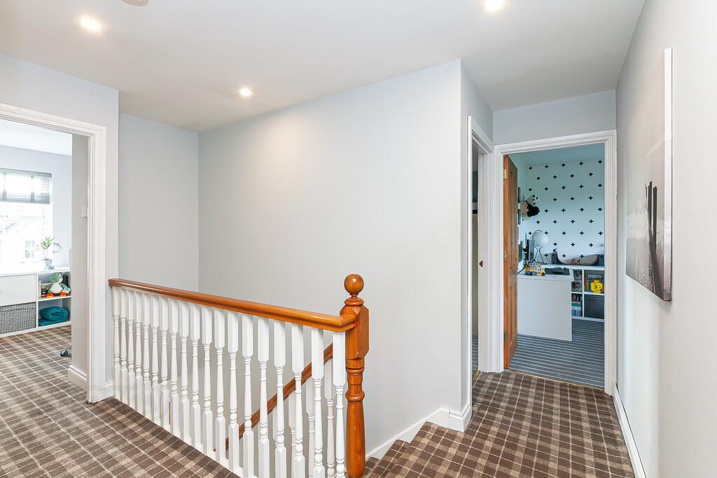 14 Russell Court 21 of 41