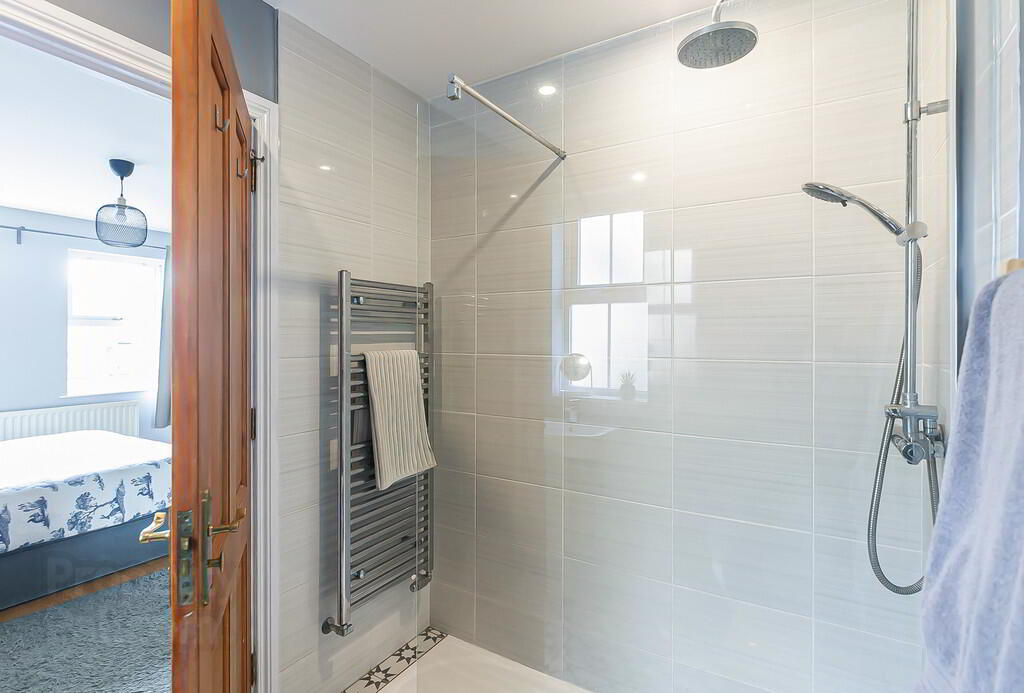 14 Russell Court 26 of 41