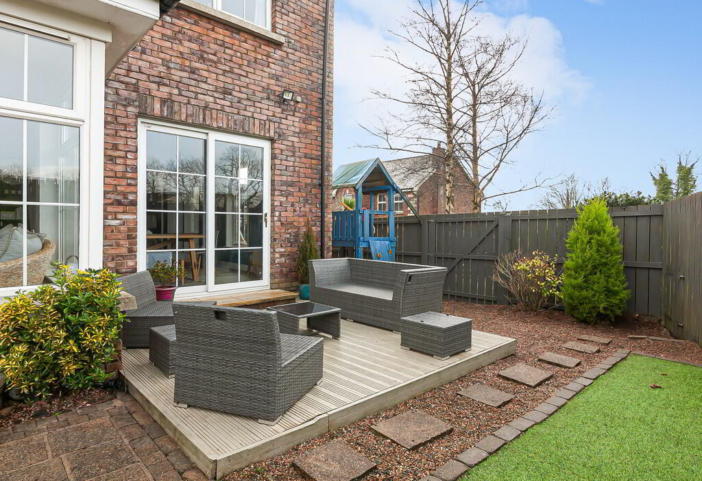14 Russell Court 38 of 41