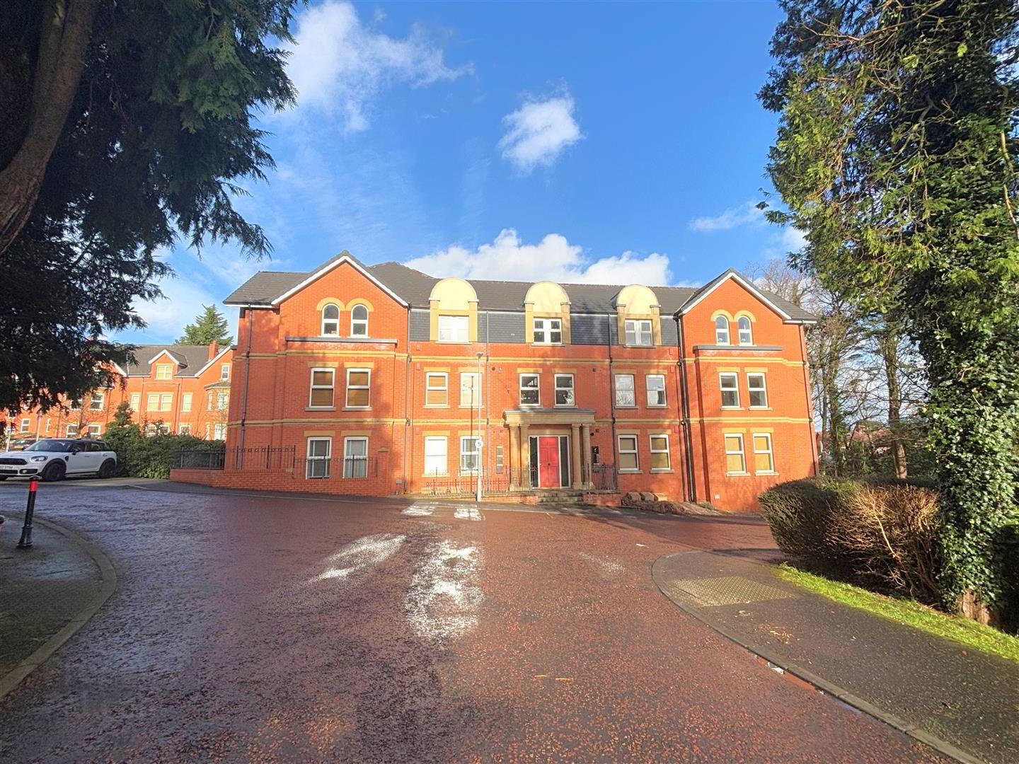 Apt 4, 50 Fortwilliam Demesne