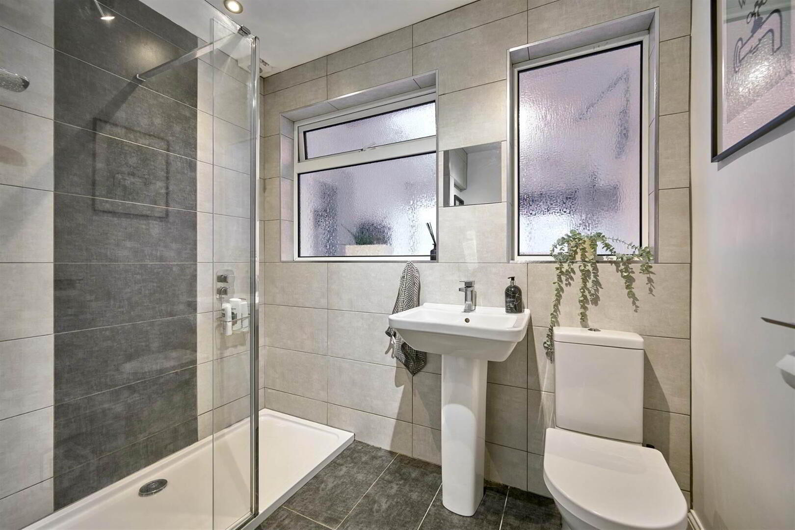 2 Belgravia Gardens 14 of 25