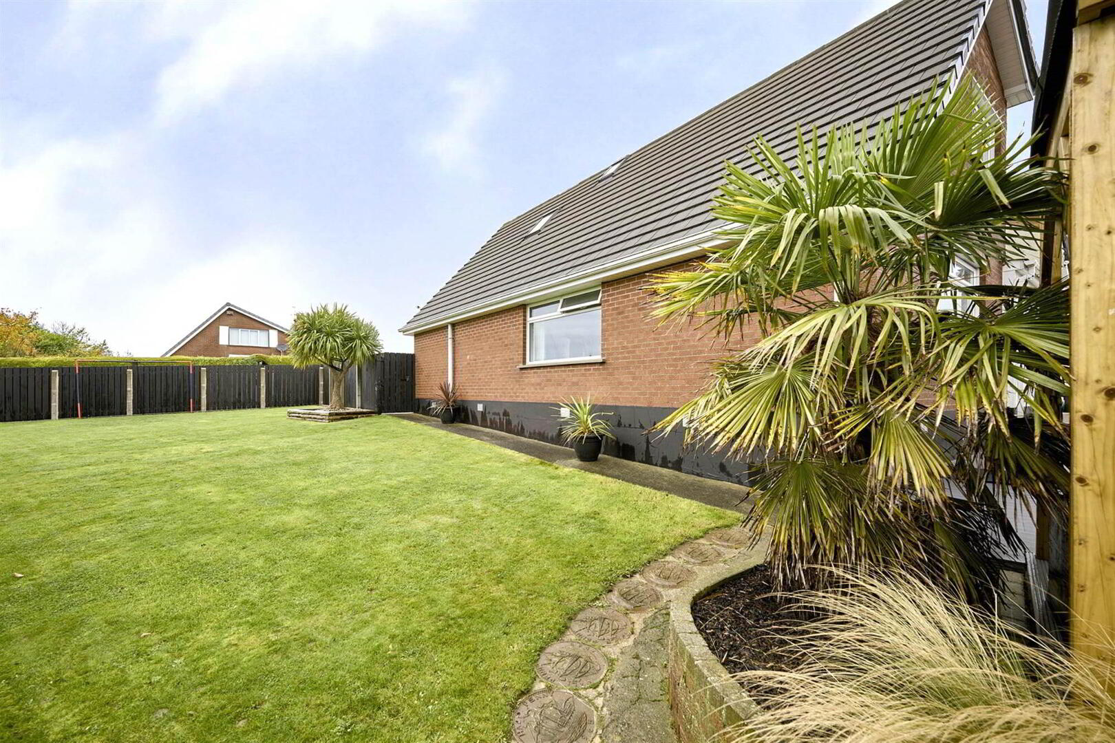2 Belgravia Gardens 23 of 25