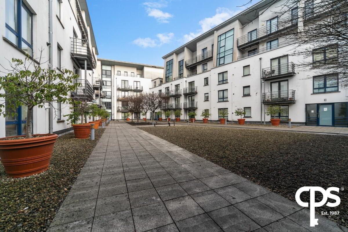 Apartment E, 1.1 Whitehall Square 19 of 21