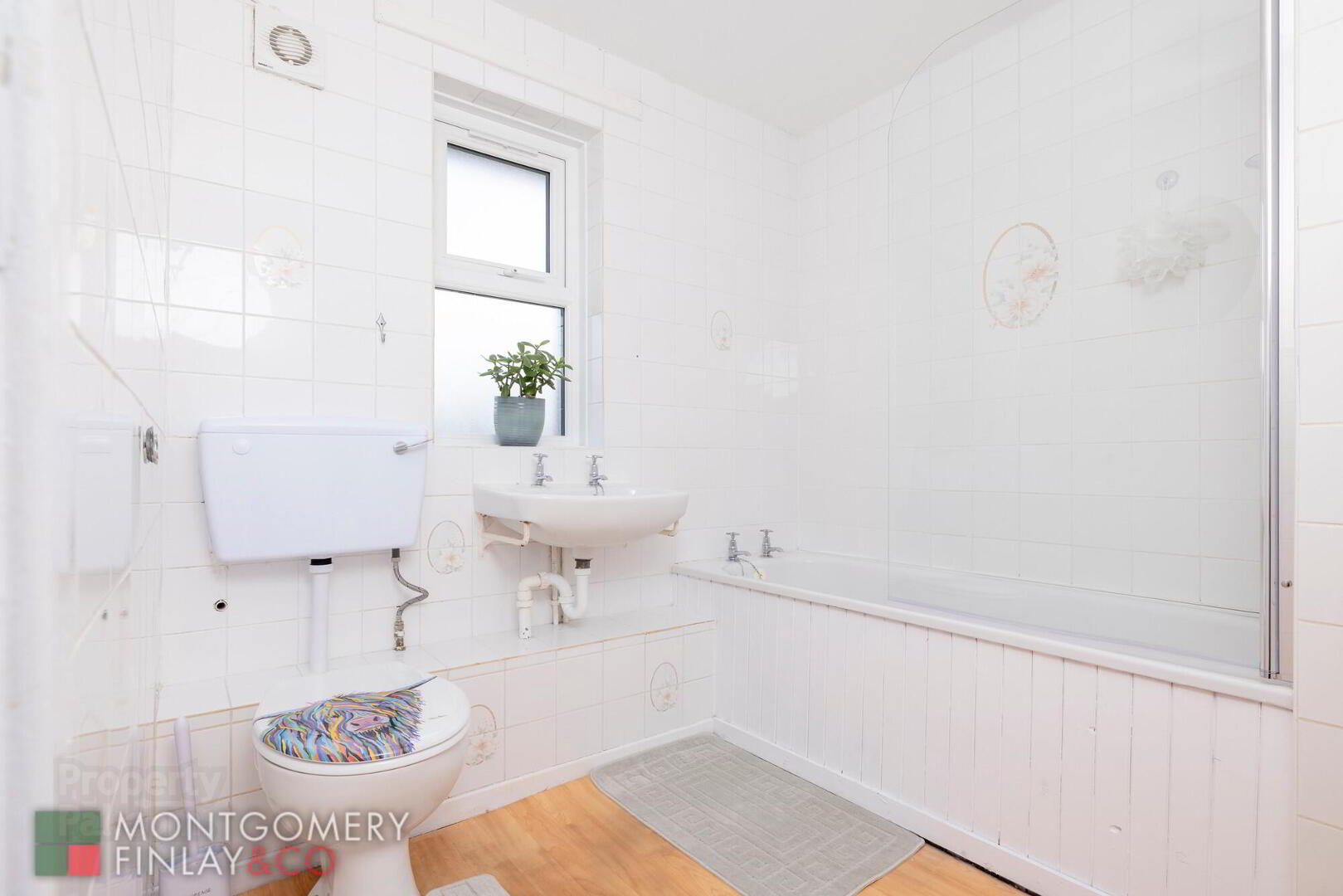 17 Baragh Gardens 12 of 16