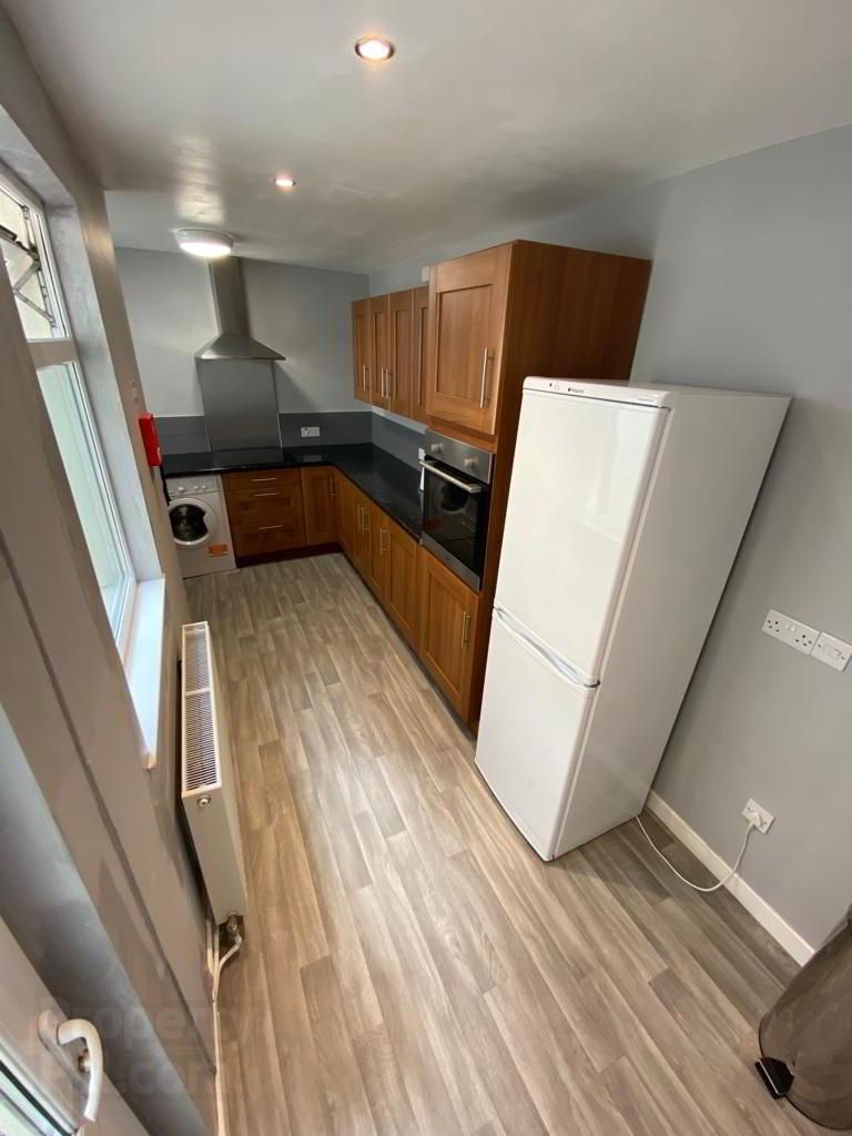 (hmo Registered), 251 Roden Street 7 of 20