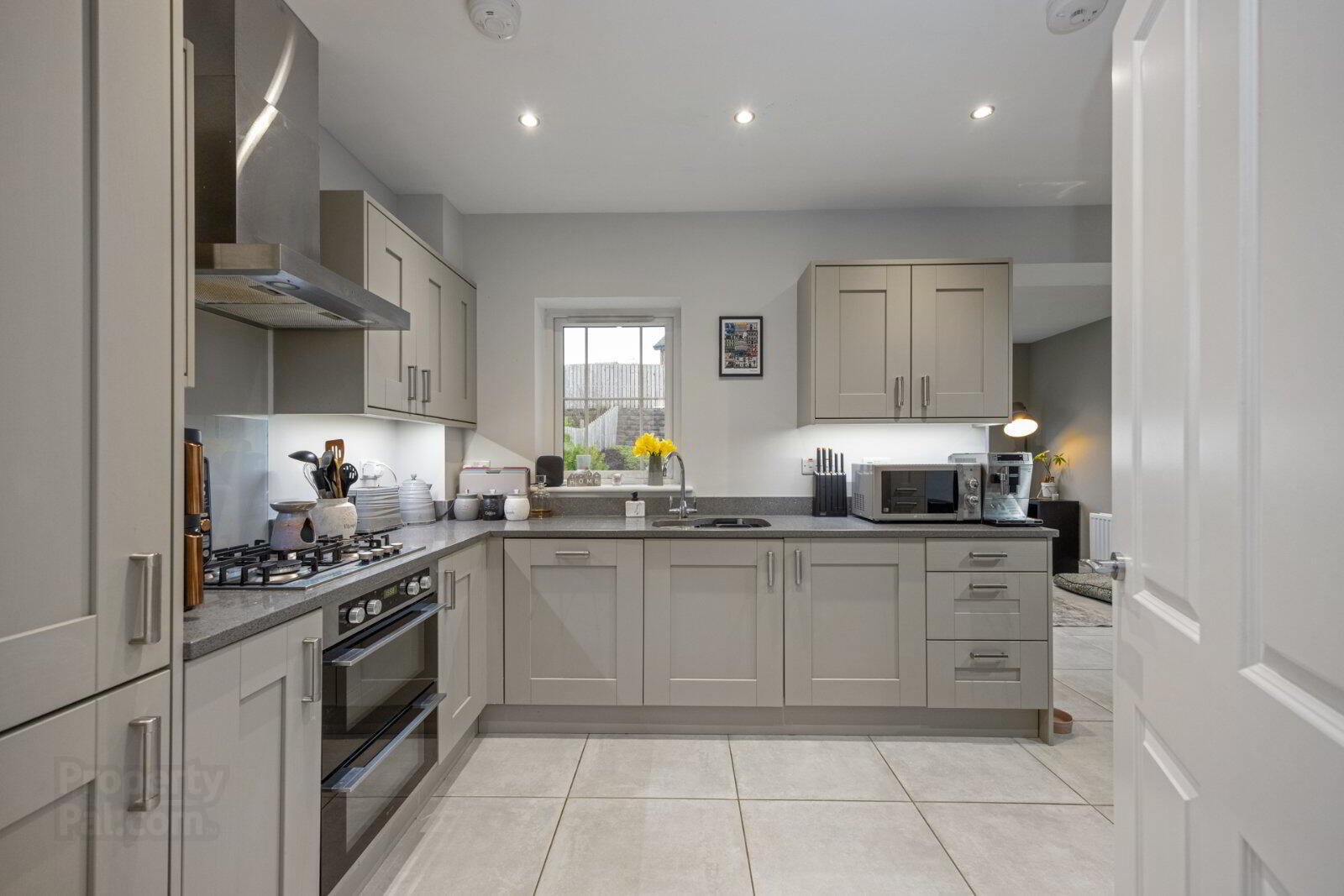 21 Millmount Village Drive 7 of 22