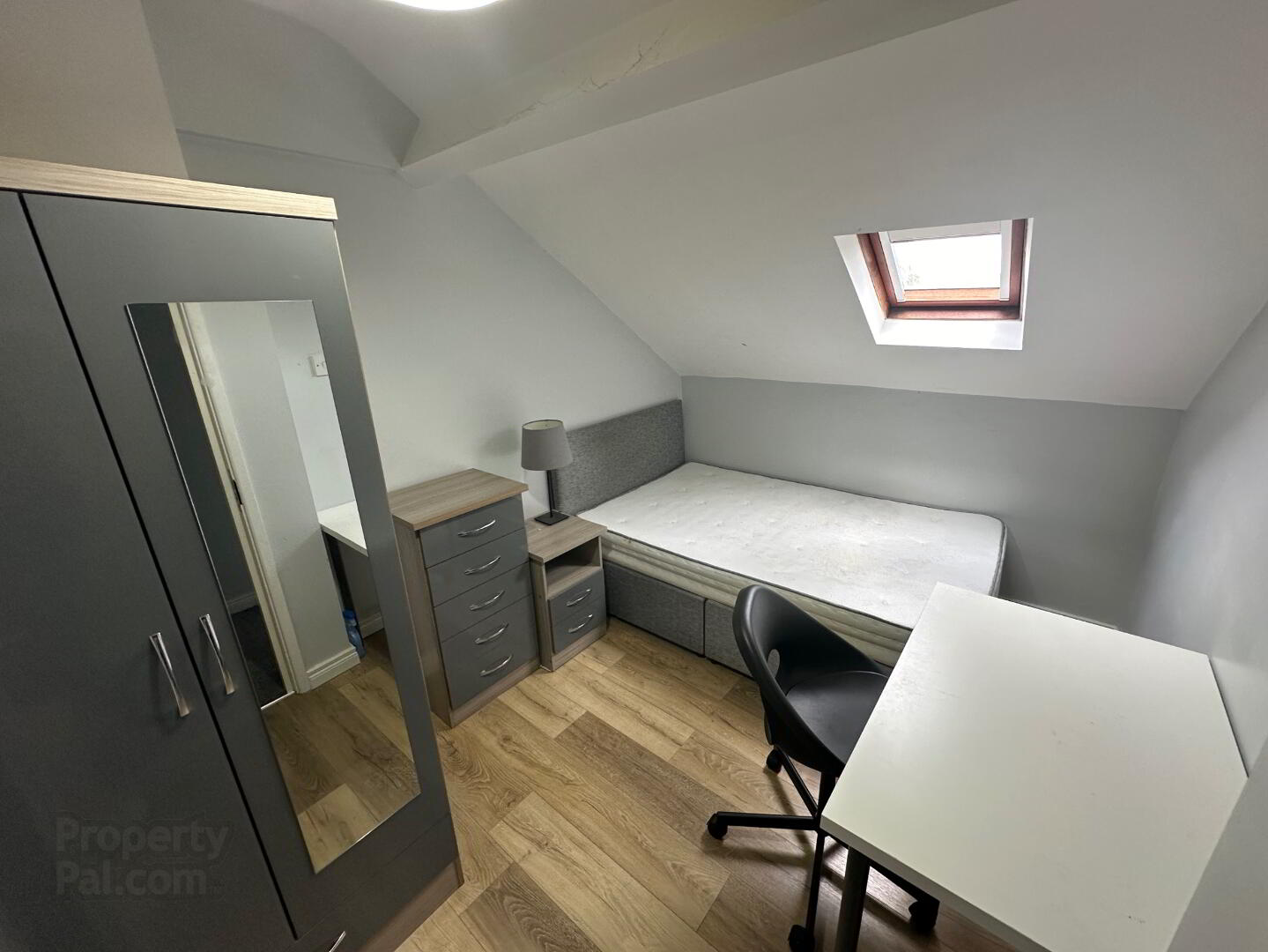 (hmo Registered), 67 Alexandra Park Avenue 24 of 28
