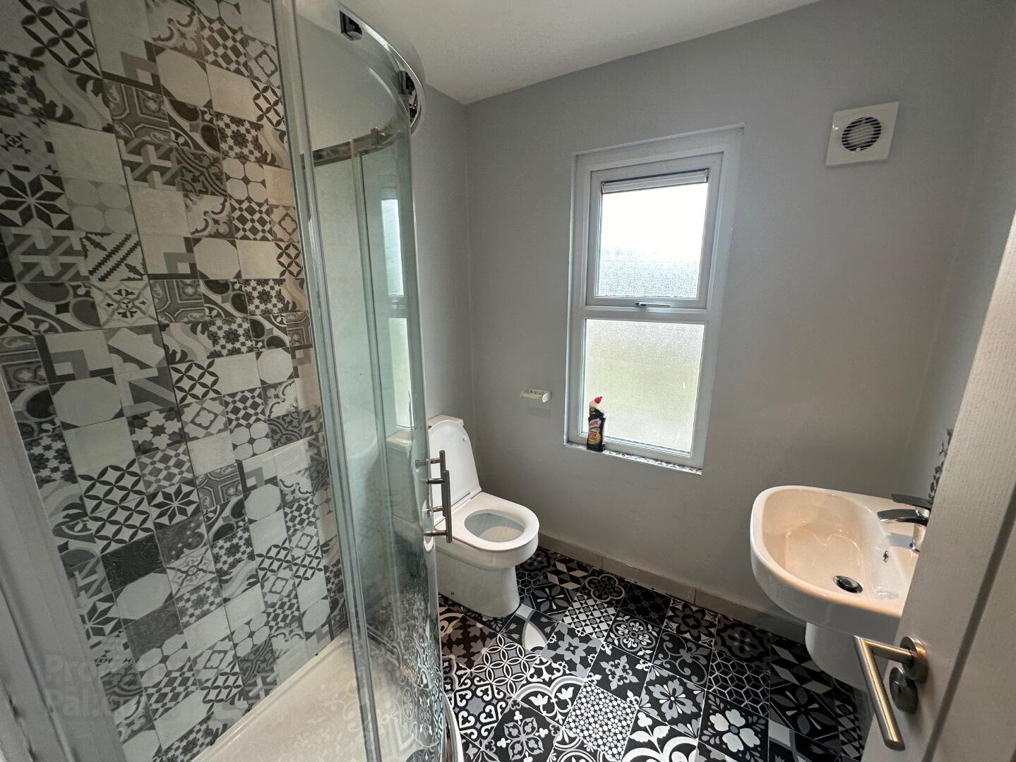 (hmo Registered), 67 Alexandra Park Avenue 11 of 28