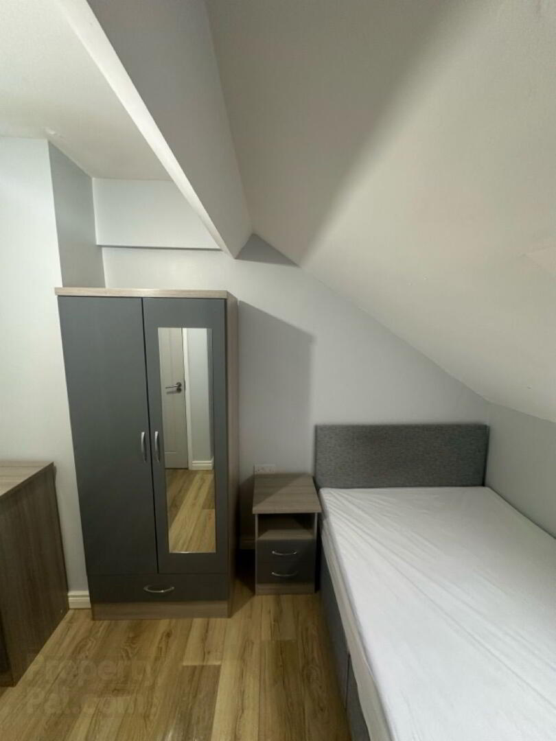 (hmo Registered), 67 Alexandra Park Avenue 25 of 28
